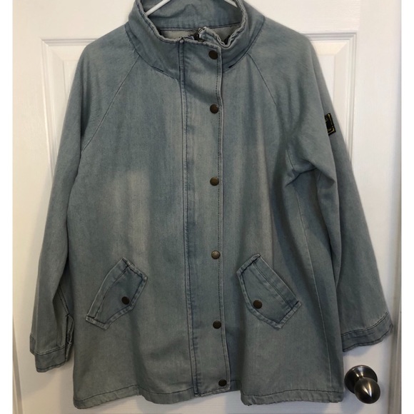 💟 3/$20 Denim Jacket - Picture 2 of 8